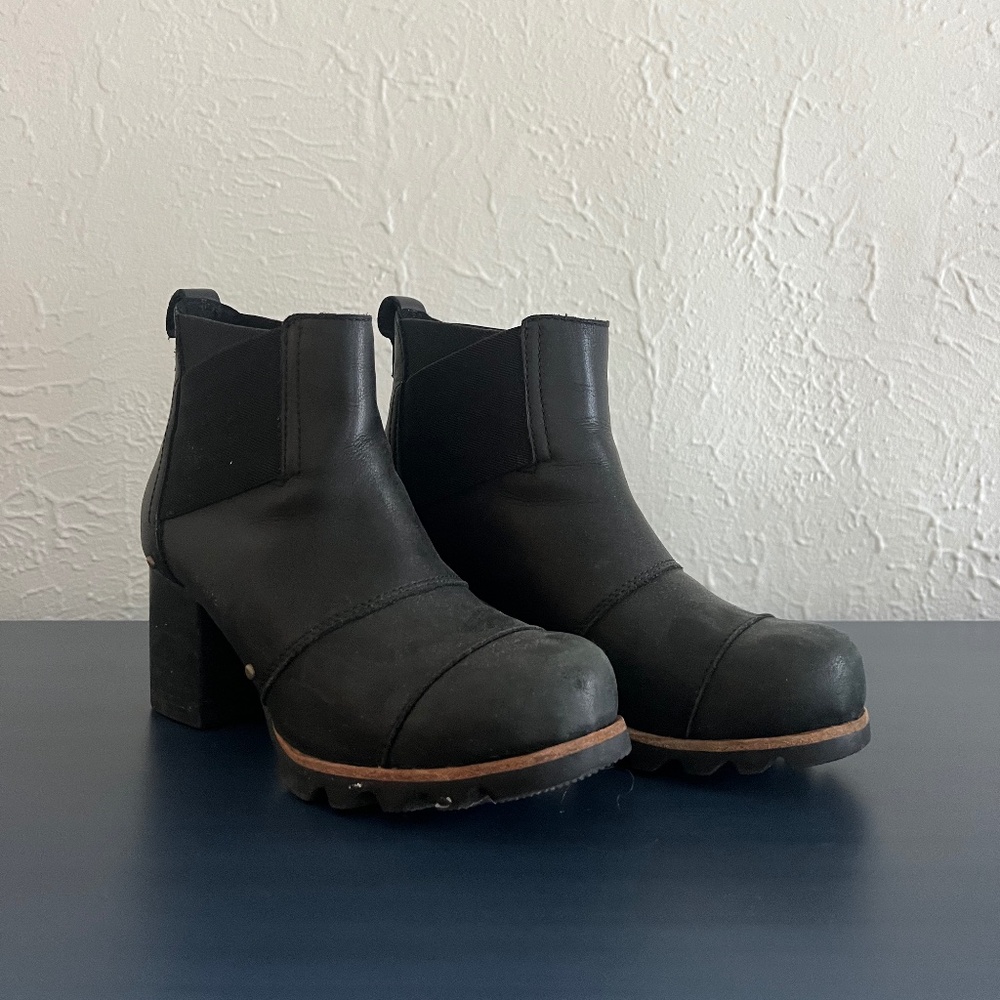 SOREL Women's Addington Black Chelsea Block Heels Ankle Boots - Booties